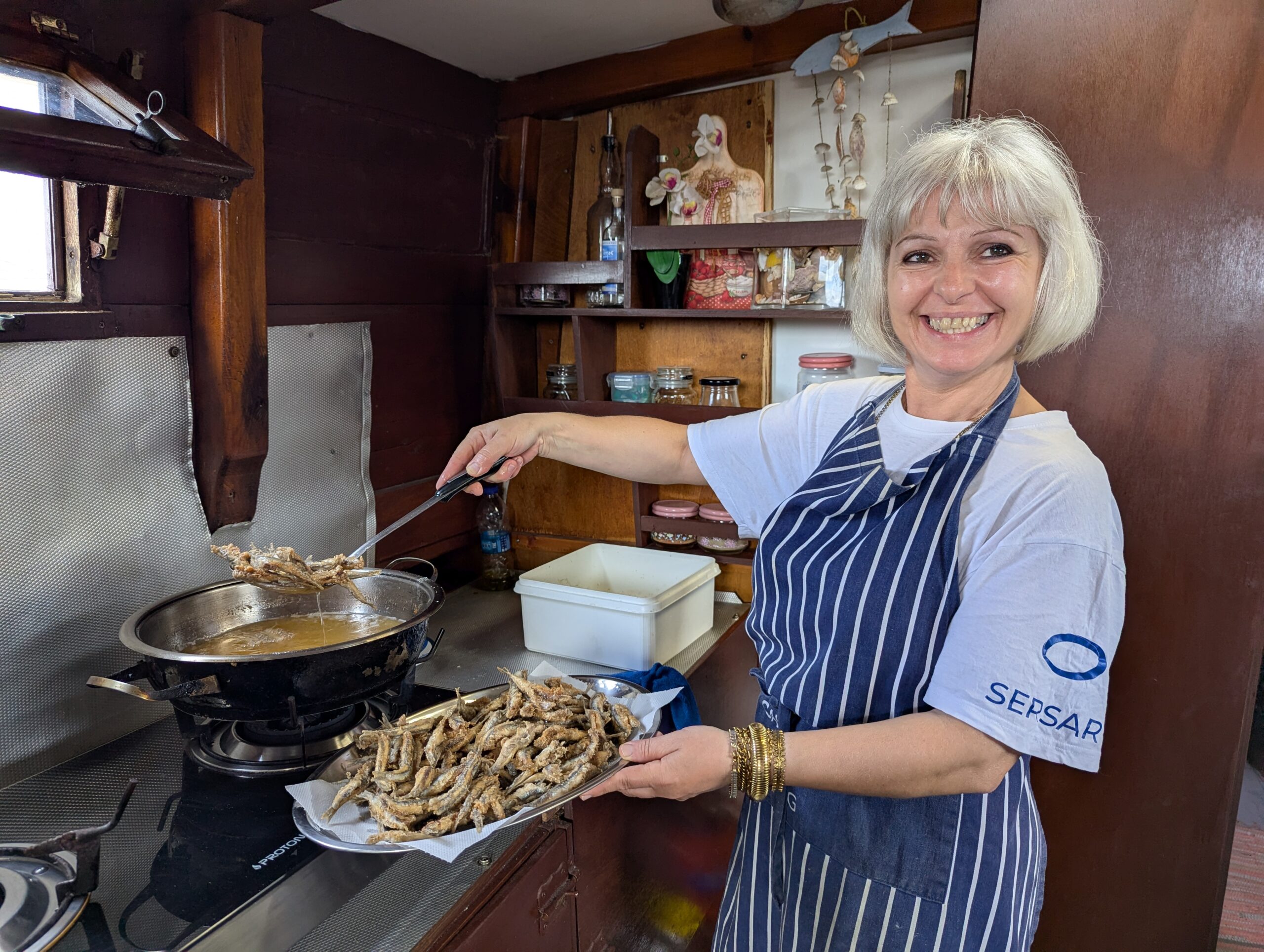 Vaya preparing fresh lunch on board Amvrakikos Cruises
